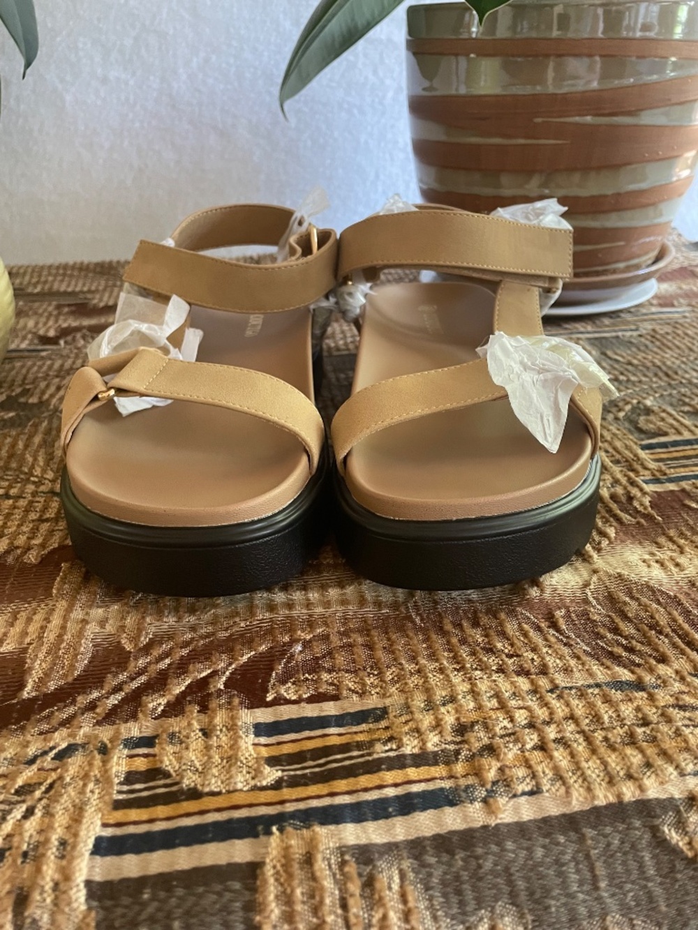 NWT Coutgo Tan Ankle Strap Platform Vegan/Faux Leather Sandals - size 8.5 - Picture 7 of 8